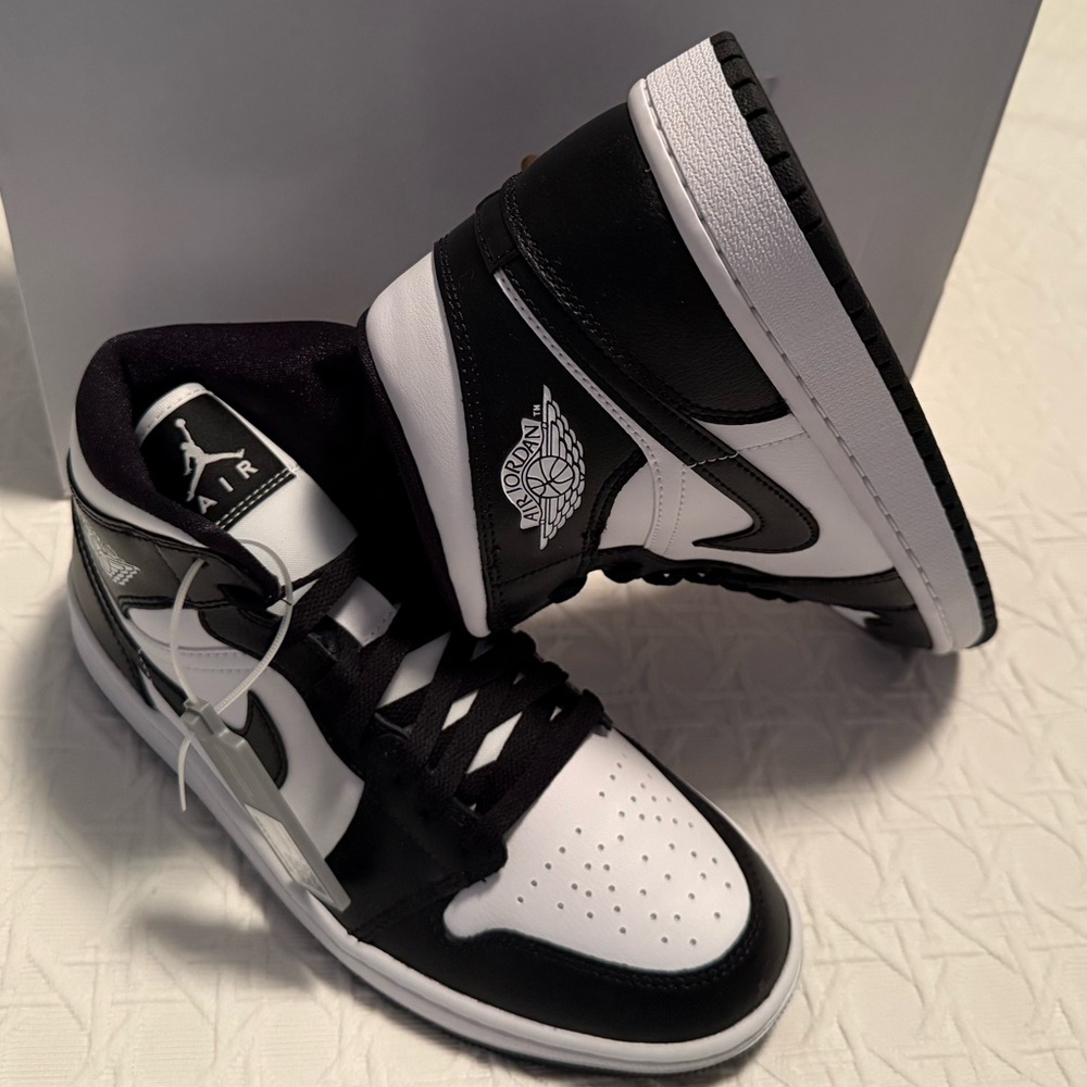 NEW with Tags Black and White Women’s Air Jordan 1 MID Sneakers 8.5